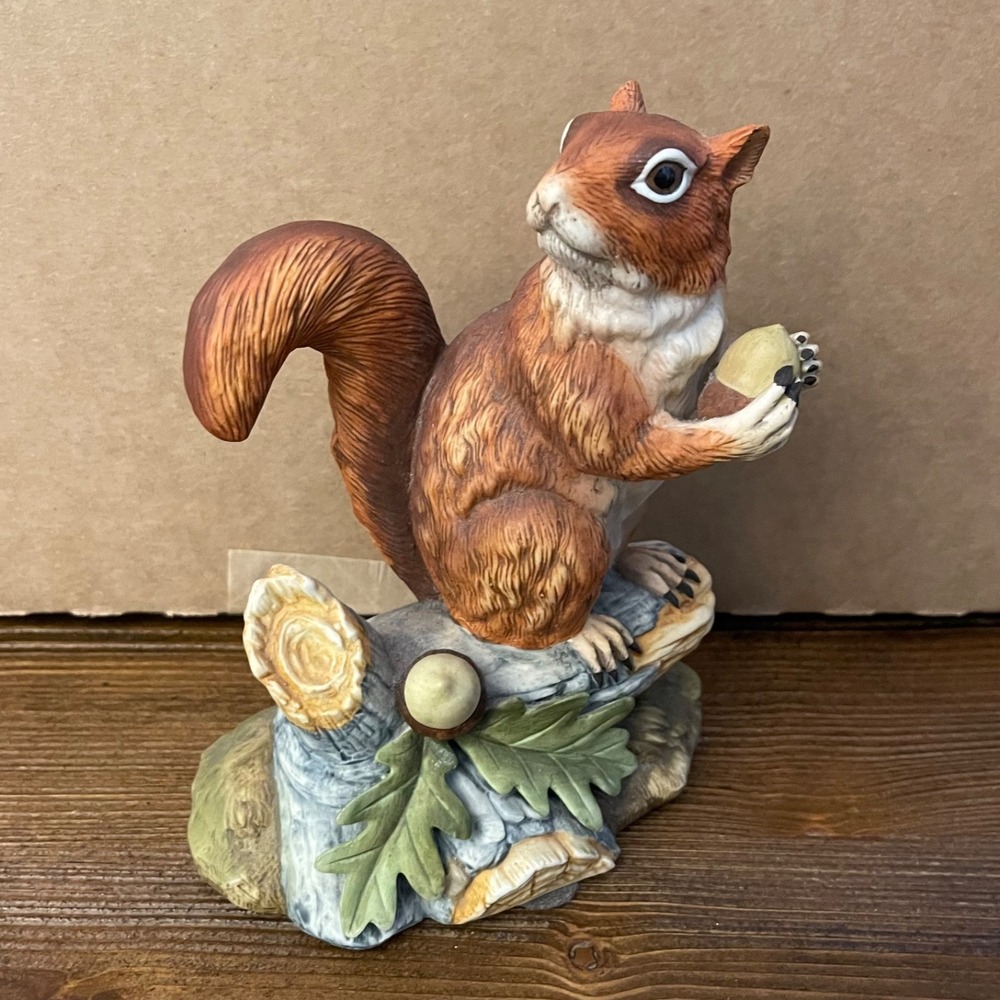 Vintage Andrea by Sadek Red Squirrel Figurine 5622 Japan Oak Log Acorn 80's